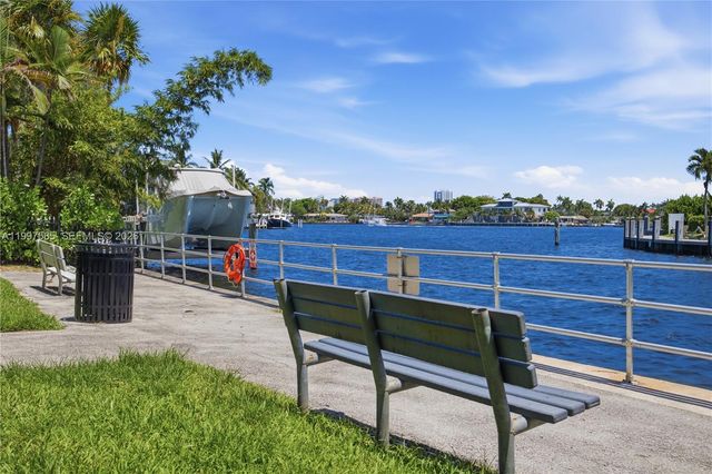 690 SE 23rd Ave 4, Pompano Beach, FL 33062