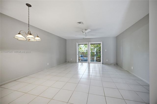 690 SE 23rd Ave 4, Pompano Beach, FL 33062