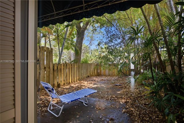 690 SE 23rd Ave 4, Pompano Beach, FL 33062