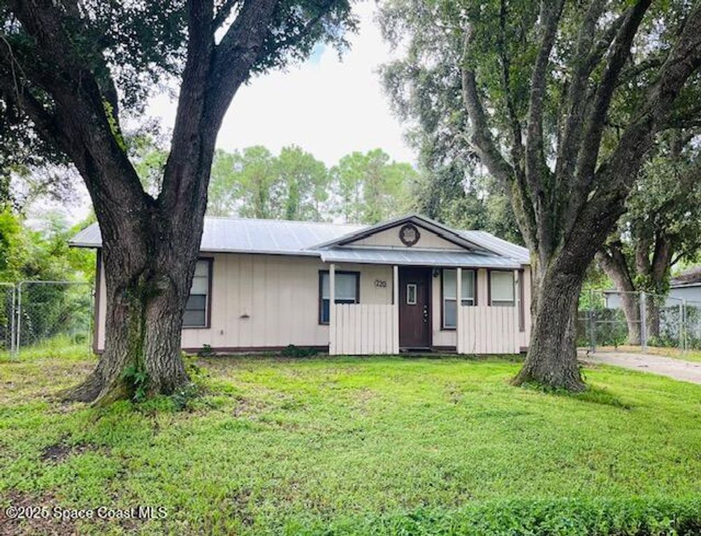 220 Ensenada Street SE, Palm Bay, FL 32909