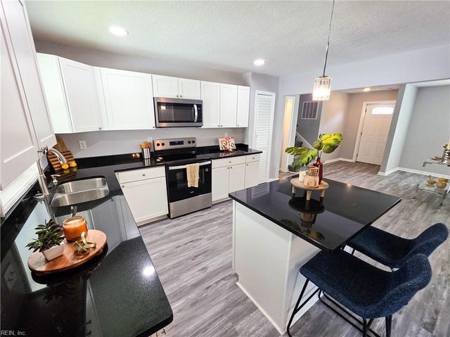 2216 Deep Creek BLVD, Portsmouth, VA 23704