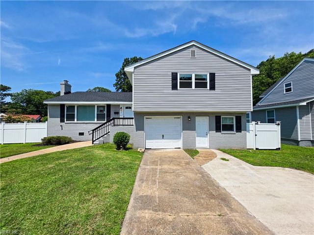2216 Deep Creek BLVD, Portsmouth, VA 23704
