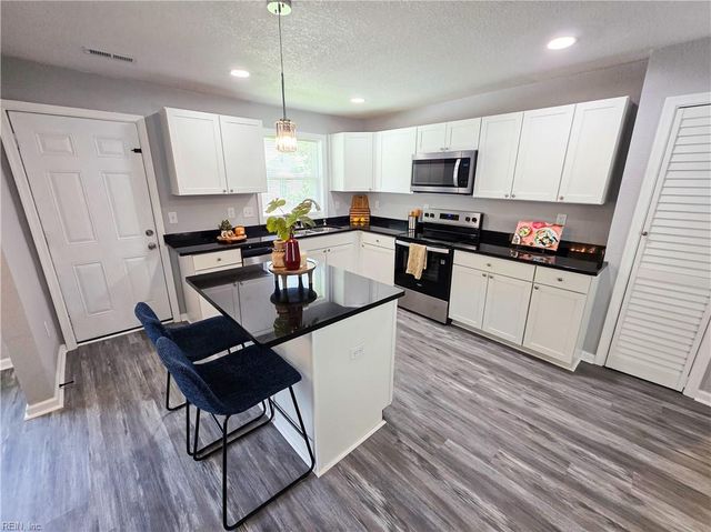2216 Deep Creek BLVD, Portsmouth, VA 23704