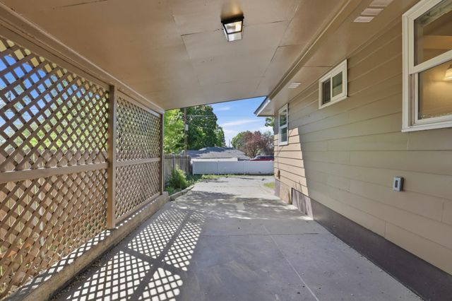 3216 & 3218 N N MAPLE St, Spokane, WA 99205