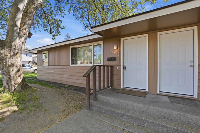 3216 & 3218 N N MAPLE St, Spokane, WA 99205