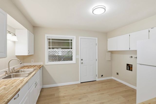 3216 & 3218 N N MAPLE St, Spokane, WA 99205
