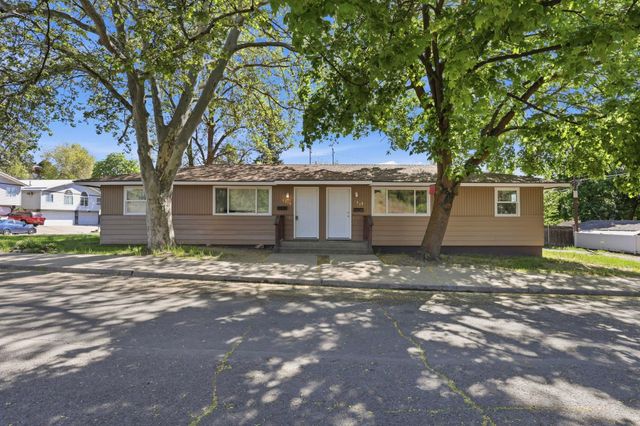 3216 & 3218 N N MAPLE St, Spokane, WA 99205