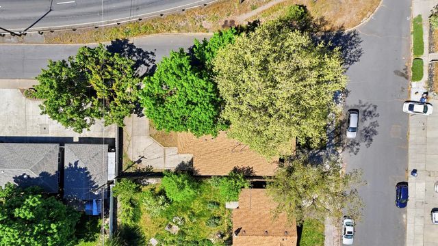 3216 & 3218 N N MAPLE St, Spokane, WA 99205