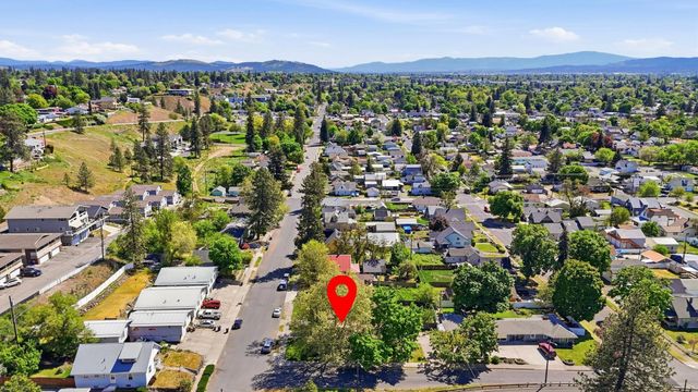 3216 & 3218 N N MAPLE St, Spokane, WA 99205