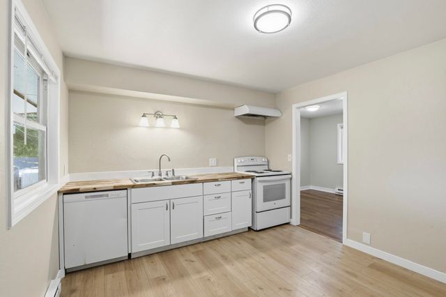 3216 & 3218 N N MAPLE St, Spokane, WA 99205