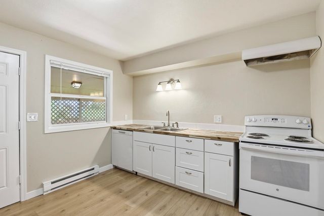 3216 & 3218 N N MAPLE St, Spokane, WA 99205