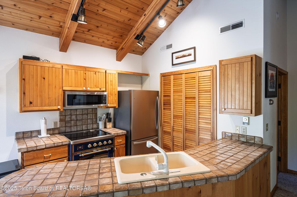 855 N BAR Y Road, Jackson, WY 83001 photo 44