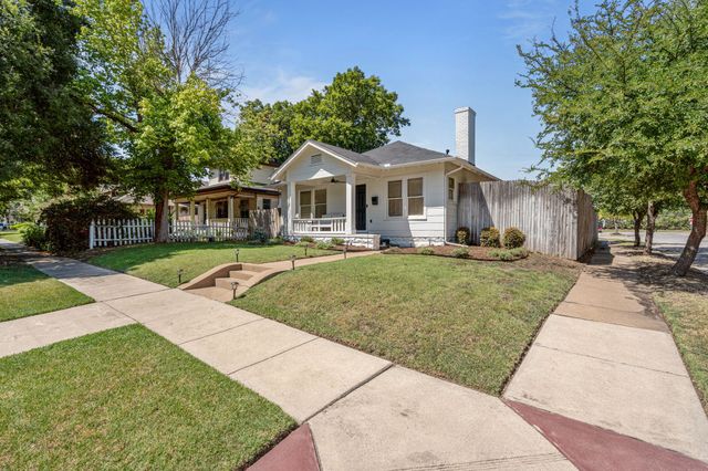 2200 Hurley Avenue, Fort Worth, TX 76110