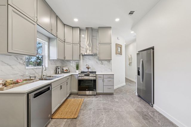 117 Golf Crest DR C, Wimberley, TX 78676