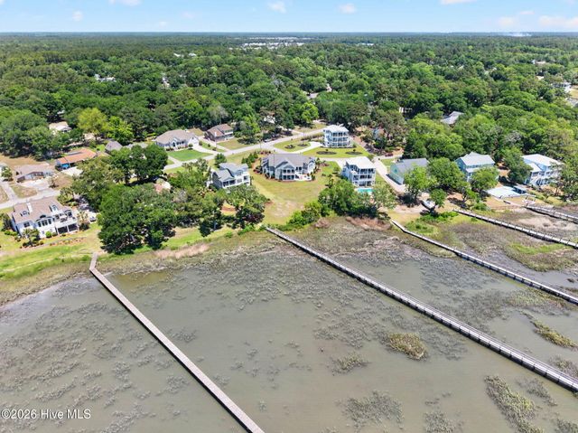 512 Twisted Oak Lane, Sunset Beach, NC 28468