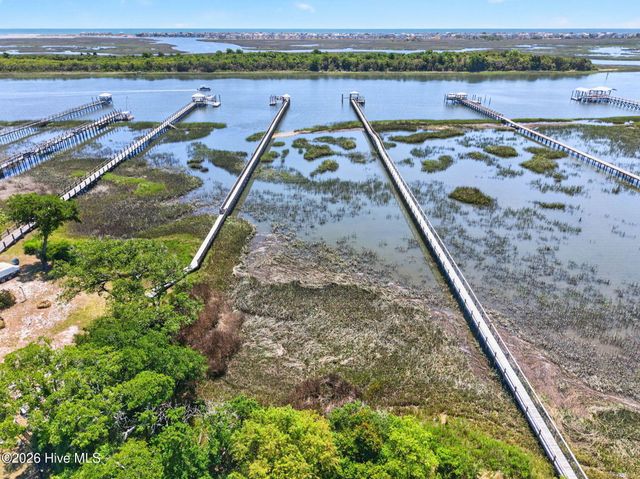 512 Twisted Oak Lane, Sunset Beach, NC 28468