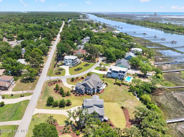 512 Twisted Oak Lane, Sunset Beach, NC 28468