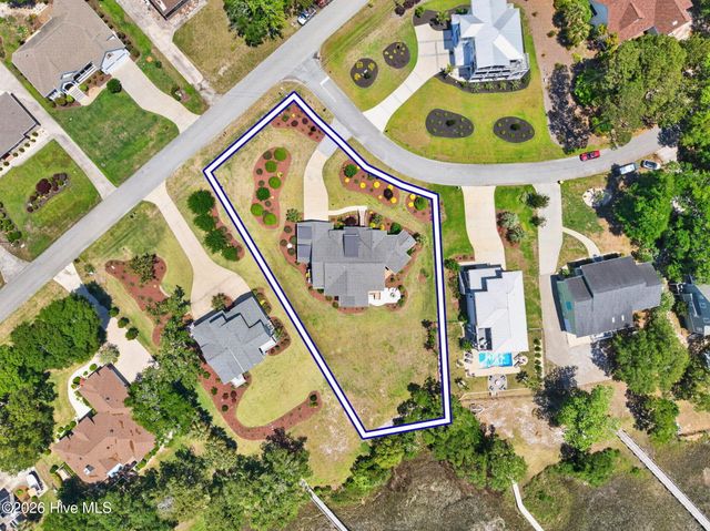 512 Twisted Oak Lane, Sunset Beach, NC 28468