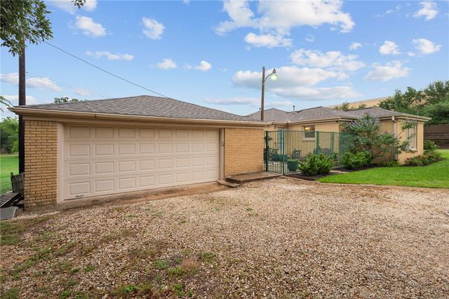 516 Avondale Avenue, Bryan, TX 77802