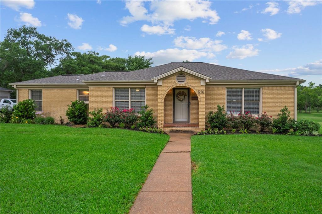 516 Avondale Avenue, Bryan, TX 77802