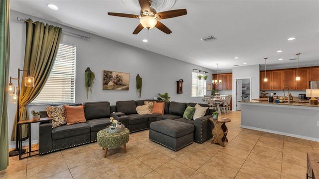 1826 ALTAVISTA CIRCLE, Lakeland, FL 33810