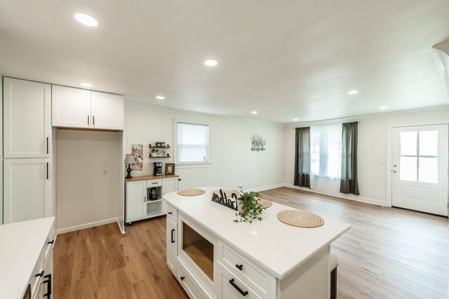 112 Crestmont Dr, Hendersonville, TN 37075