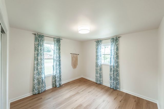112 Crestmont Dr, Hendersonville, TN 37075