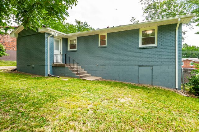 112 Crestmont Dr, Hendersonville, TN 37075