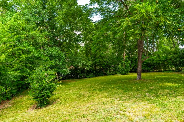 112 Crestmont Dr, Hendersonville, TN 37075