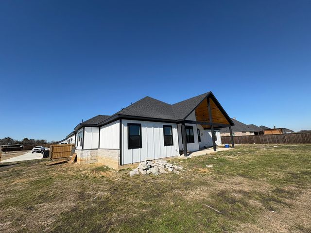 109 Homestead Lane, Waxahachie, TX 75165