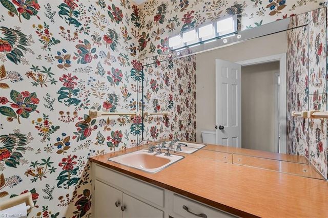 2321 Danbury Road, Greensboro, NC 27408