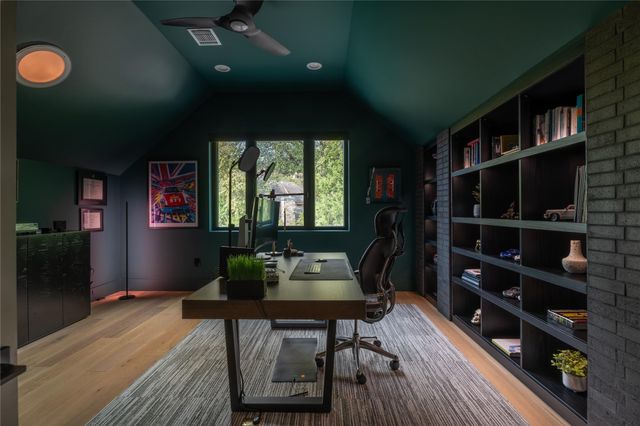 2021 Rue De St Germaine, Austin, TX 78746