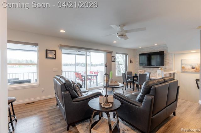 376 Bellevue Avenue, Lake Orion, MI 48362