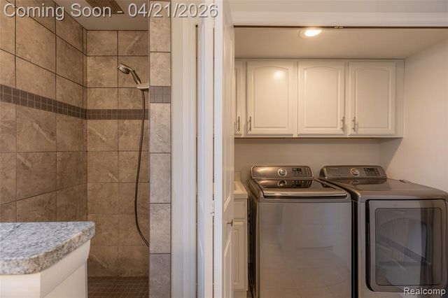376 Bellevue Avenue, Lake Orion, MI 48362