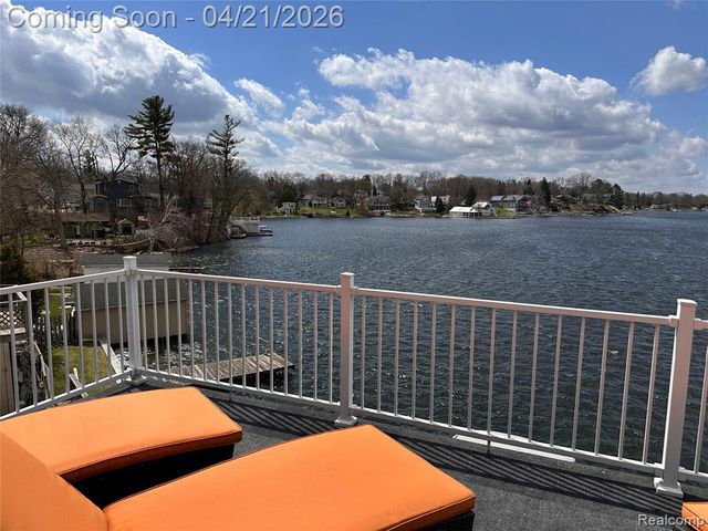 376 Bellevue Avenue, Lake Orion, MI 48362