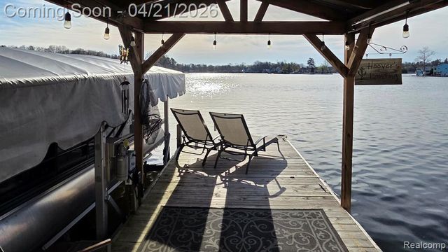 376 Bellevue Avenue, Lake Orion, MI 48362