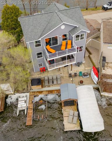 376 Bellevue Avenue, Lake Orion, MI 48362