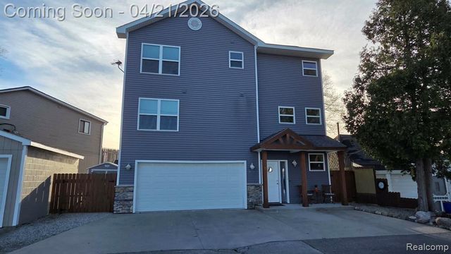 376 Bellevue Avenue, Lake Orion, MI 48362
