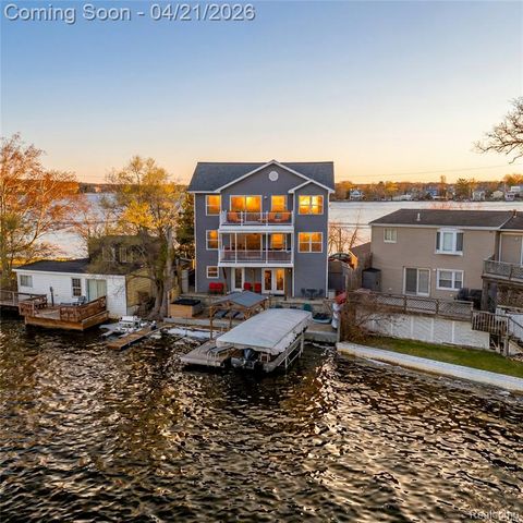 376 Bellevue Avenue, Lake Orion, MI 48362