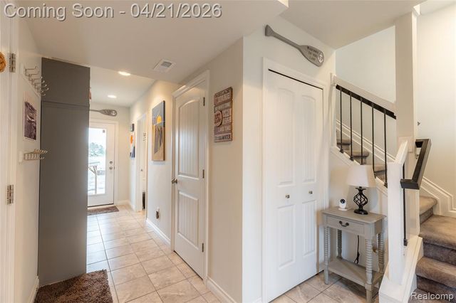 376 Bellevue Avenue, Lake Orion, MI 48362