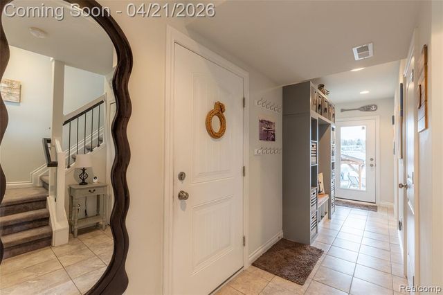 376 Bellevue Avenue, Lake Orion, MI 48362