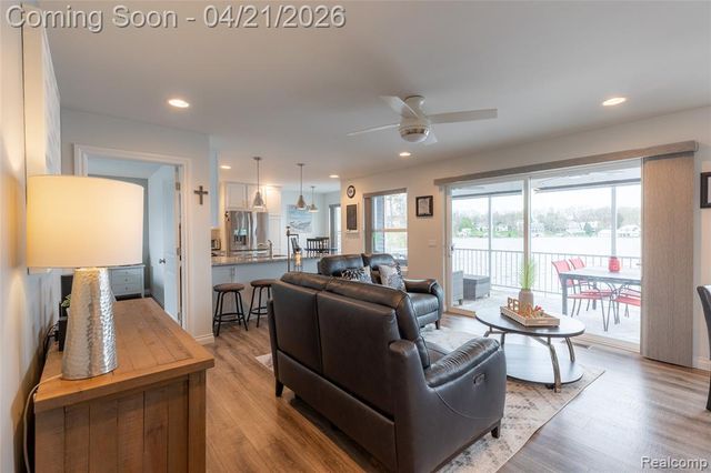376 Bellevue Avenue, Lake Orion, MI 48362