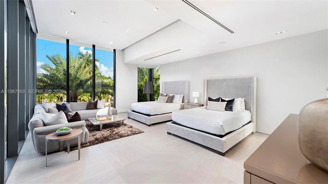 440 Mola Ave, Fort Lauderdale, FL 33301