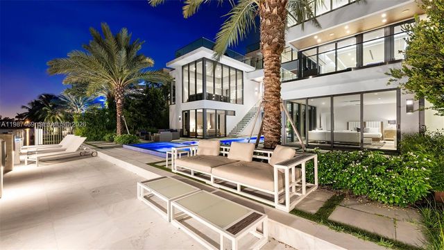 440 Mola Ave, Fort Lauderdale, FL 33301
