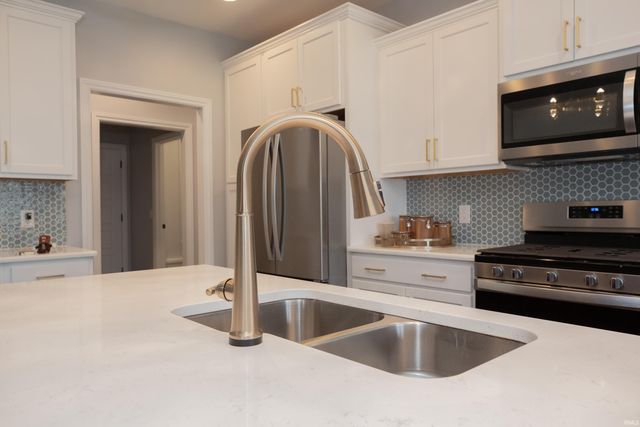 3512 Udhe Court, Newburgh, IN 47630