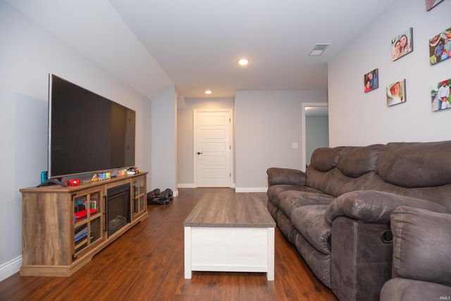 3512 Udhe Court, Newburgh, IN 47630