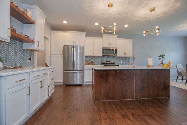 3512 Udhe Court, Newburgh, IN 47630