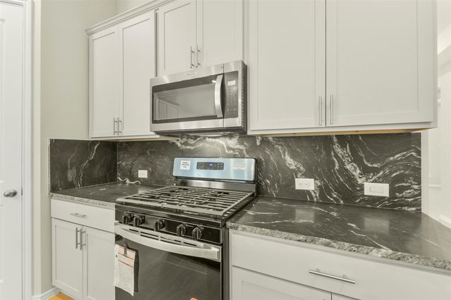 229 Trapper Creek Drive, Conroe, TX 77304