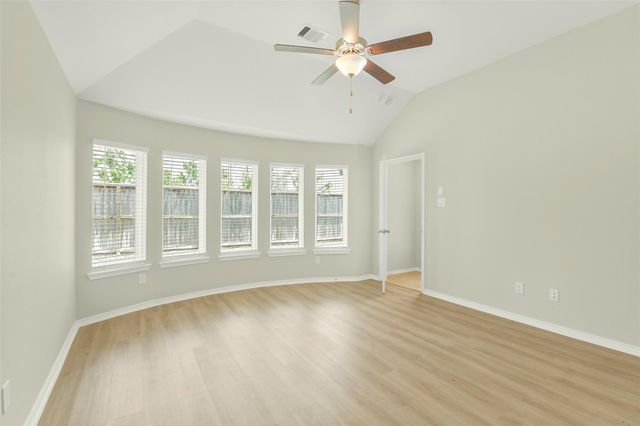 229 Trapper Creek Drive, Conroe, TX 77304