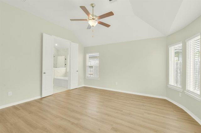 229 Trapper Creek Drive, Conroe, TX 77304